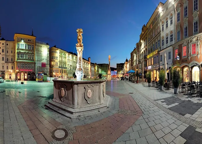 Nicht Weit Von Der Donau * Linz