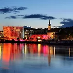 Nicht Weit Von Der Donau Apartment *